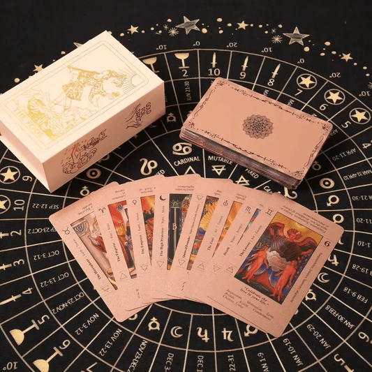 Witchy Cauldron Roségold-Tarotkarten mit Begleitbuch Wasserdichtes, knitterfreies Folien-Tarotkartenspiel für Anfänger Enthält Chakren, Planeten, Sternzeichen, Elemente und Affirmationen