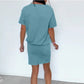 Einfarbiges Damenkleid mit Rundhalsausschnitt und kurzen Ärmeln