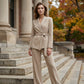 Elegantes Kostüm für Damen mit Krawattengürtel und weit geschnittener Hose