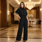 Eleganter Jumpsuit mit Stehkragen und kurzen Ärmeln für Damen